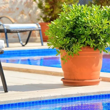 Villa Roza 3 *